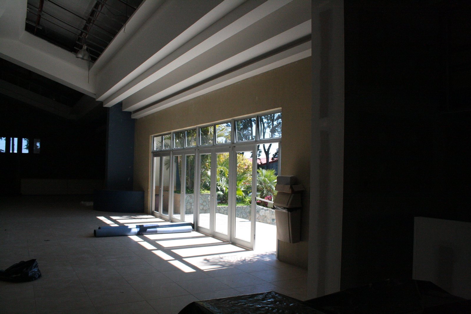 Auditorium Fraternidad Cristiana de Guatemala - Proyecto en desarrollo - Vista hall de entrada