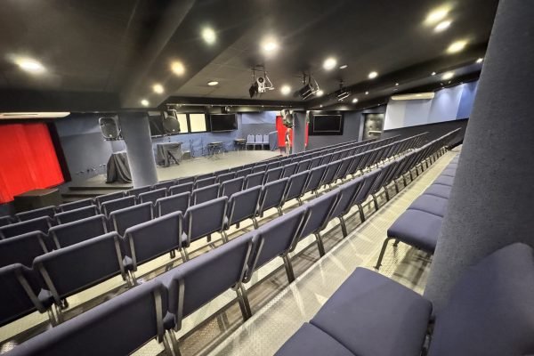 Auditorio sala 200 personas